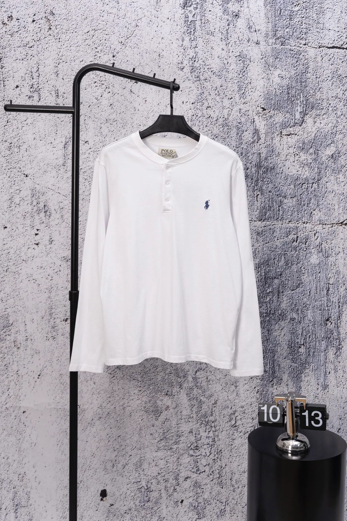 P180 RALPH LAUREN/Ralph Lauren 25fw war horse embroidered buttoned long-sleeved T-shirt with a sense of vitality and relaxation, middle-class old money style old money style Henry shirt War horse Henry shirt, a very rare series, a day of relaxation for the middle-class old money, this season is just right. Simple, refreshing, comfortable and easy to wear. Clean it up and you will be full of energy all day long. Size: S-XL Color: Gray White